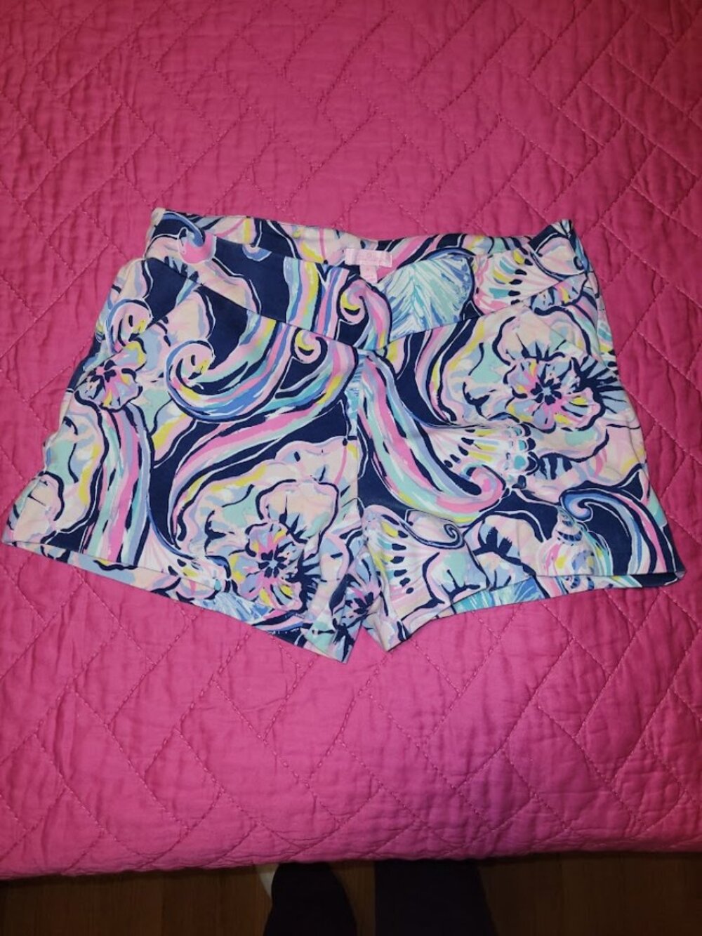Lilly Pulitzer Floral Print Shorts  Multicolor Swirl Pattern, Size 10, 4" Inseam